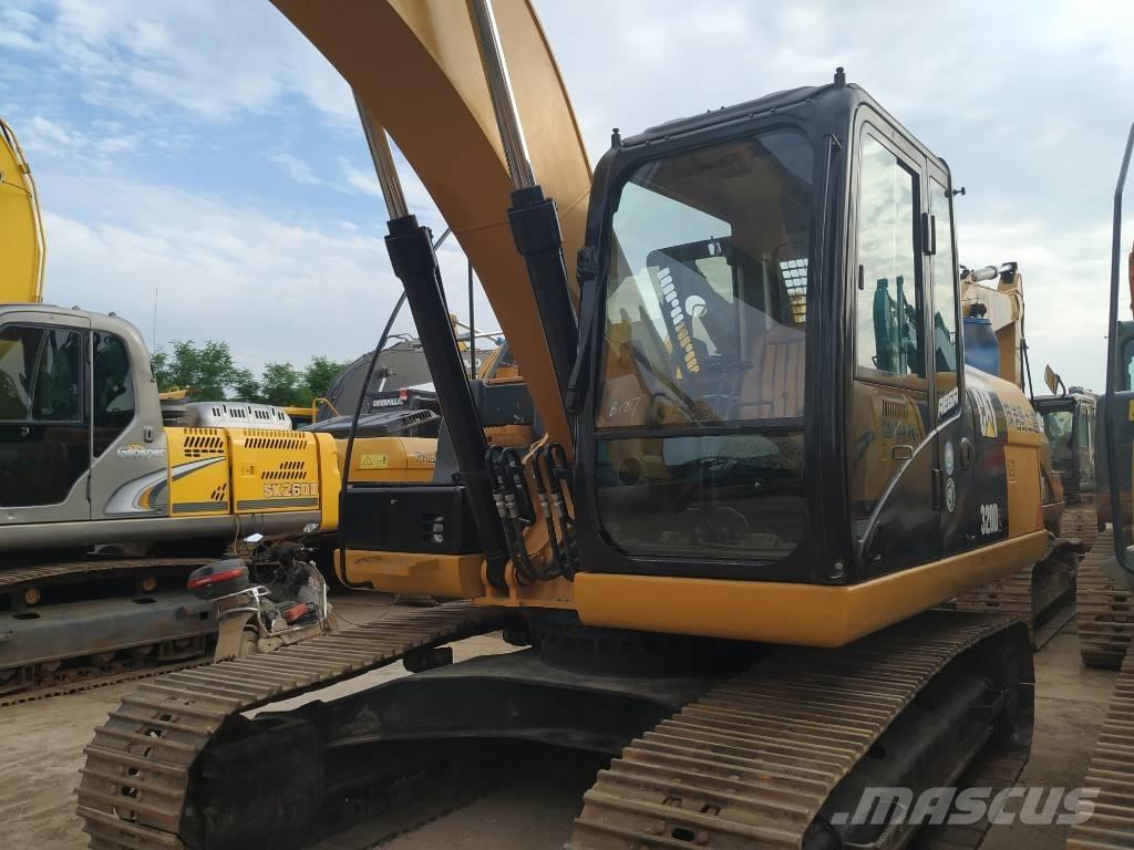 CAT 320 D Roomikekskavaatorid