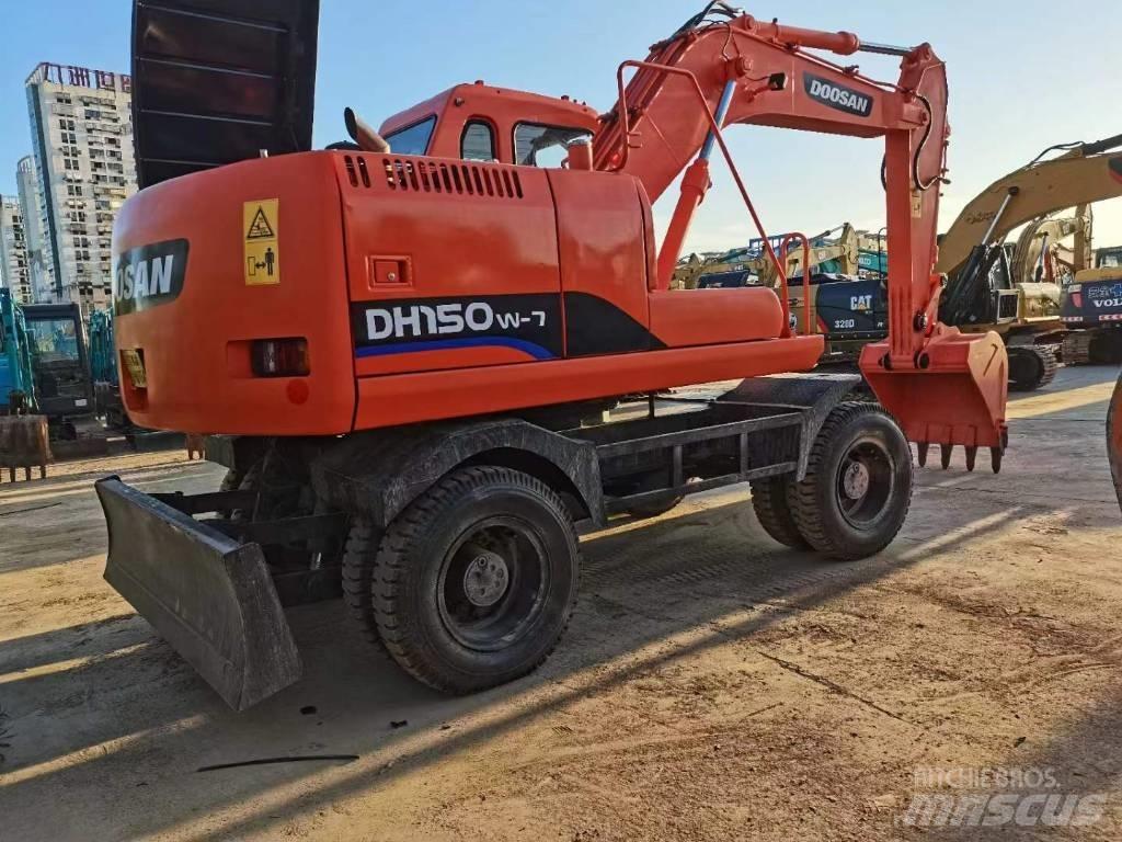 Doosan 150 W-7 Ratasekskavaatorid
