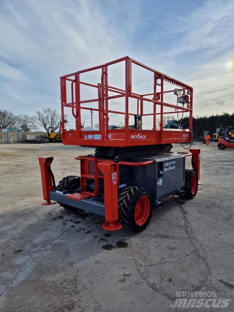 SkyJack SJ 6832 RT Käärtõstukid