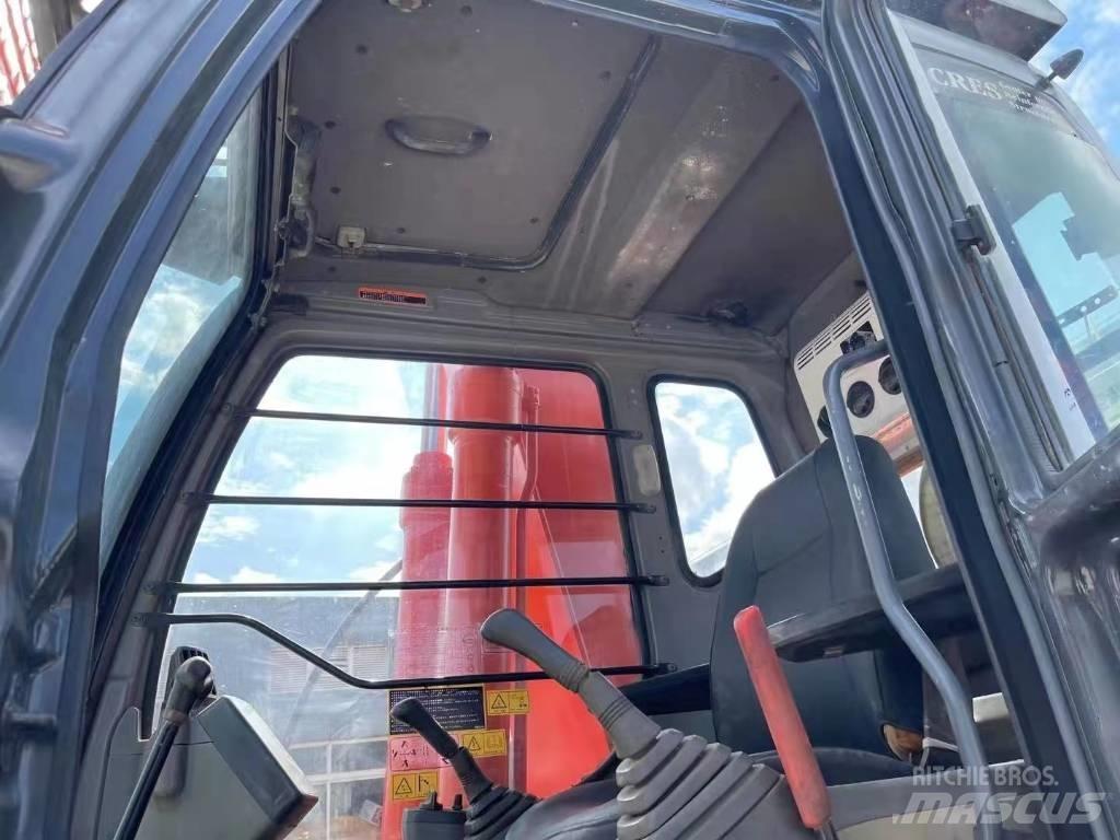 Hitachi ZX 200 C LC Roomikekskavaatorid