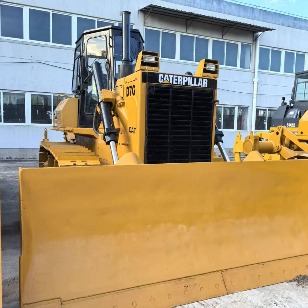 CAT D 7 G Buldooserid