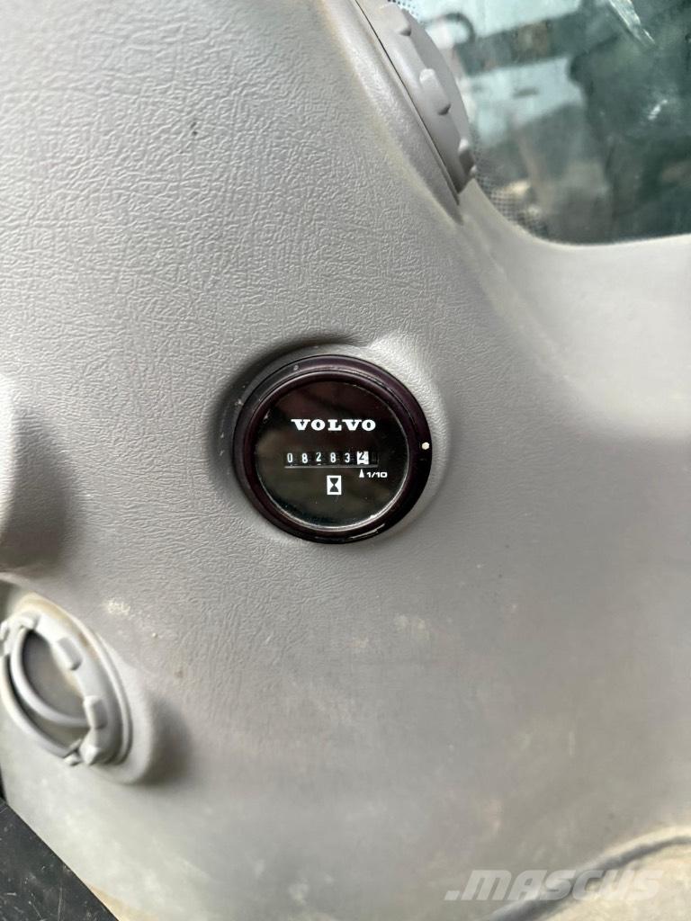 Volvo EC200EL Roomikekskavaatorid