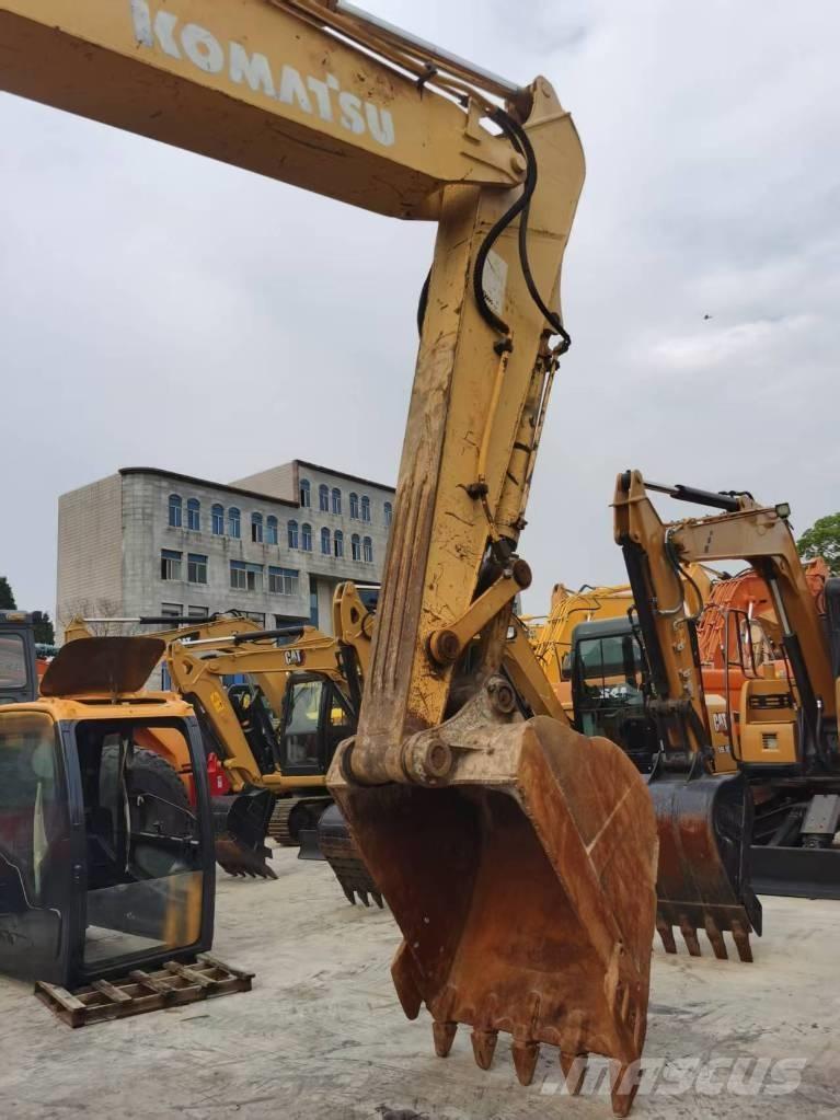 Komatsu PC 220-7 Roomikekskavaatorid