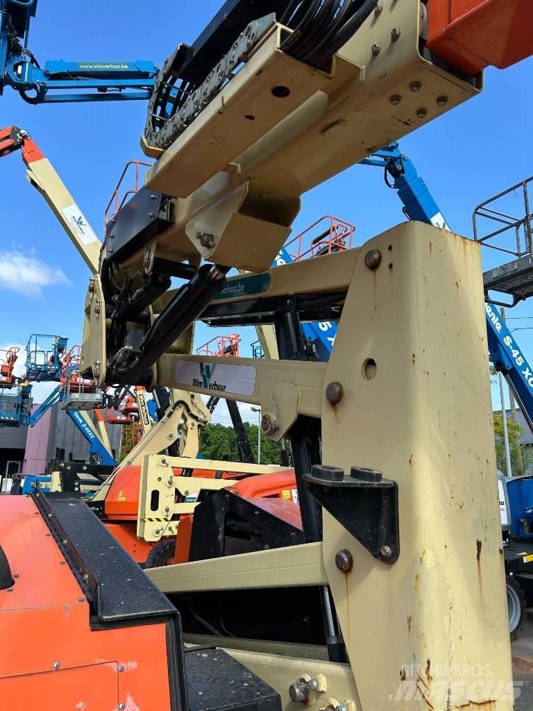 JLG 340 AJ Iseliikuvad poomtõstukid