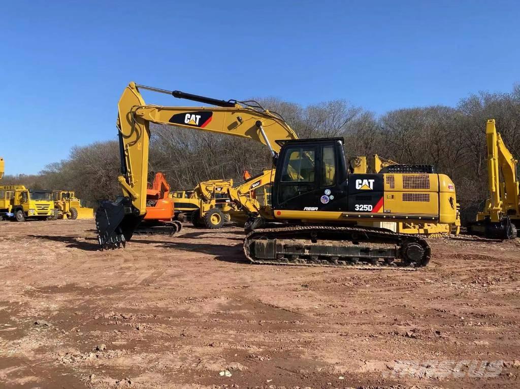 CAT 325D Roomikekskavaatorid