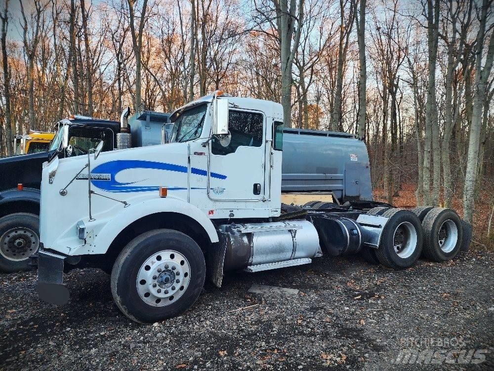Kenworth T 800 B Sadulveokid