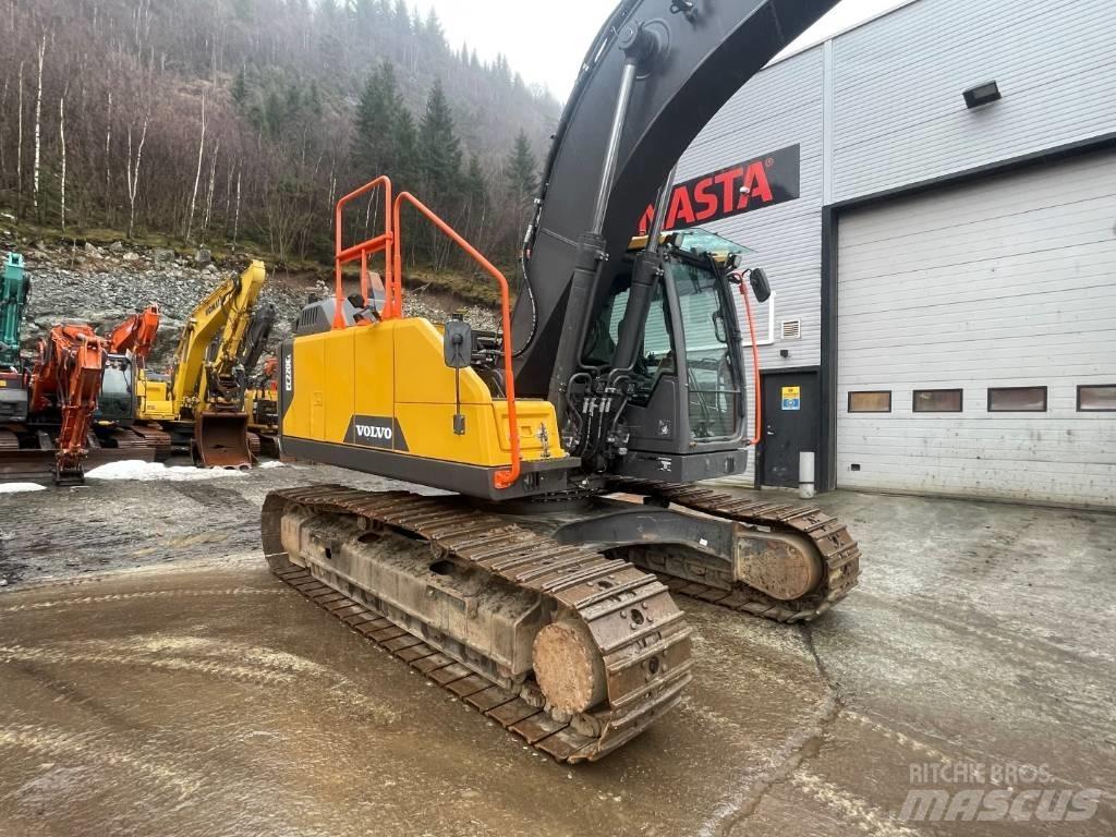 Volvo EC 220 EL Roomikekskavaatorid
