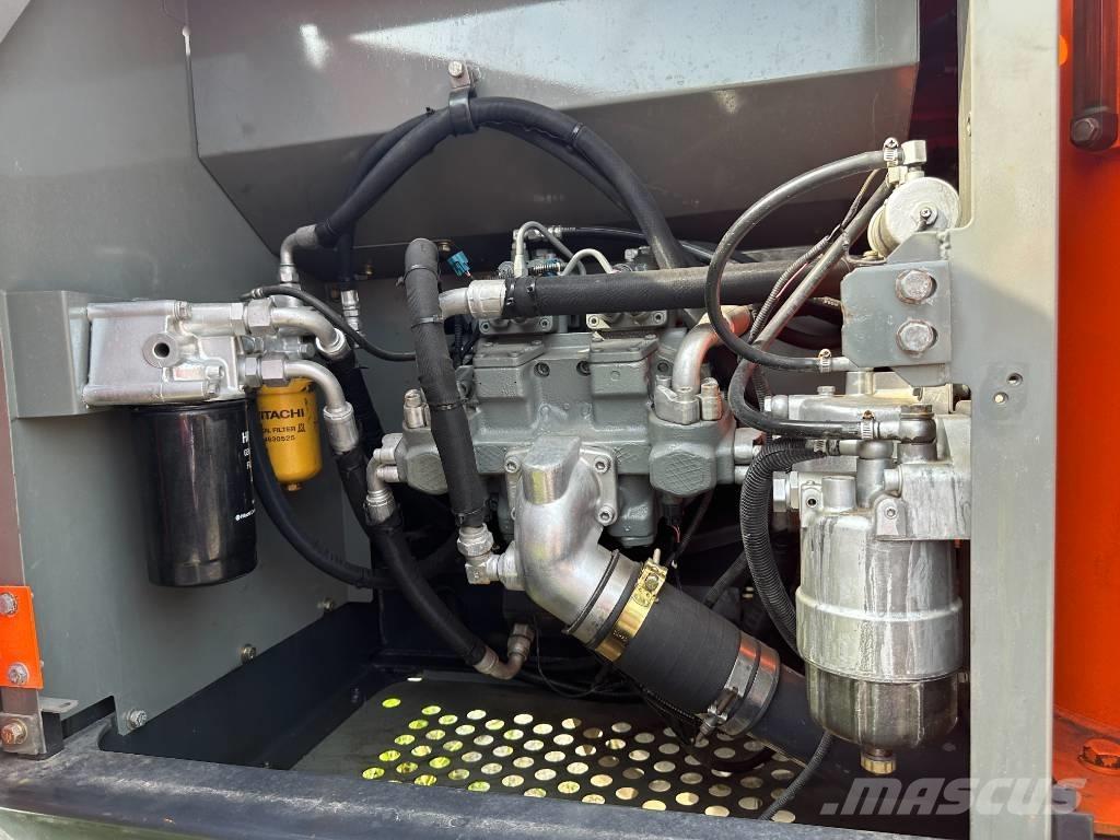 Hitachi ZX200 Roomikekskavaatorid