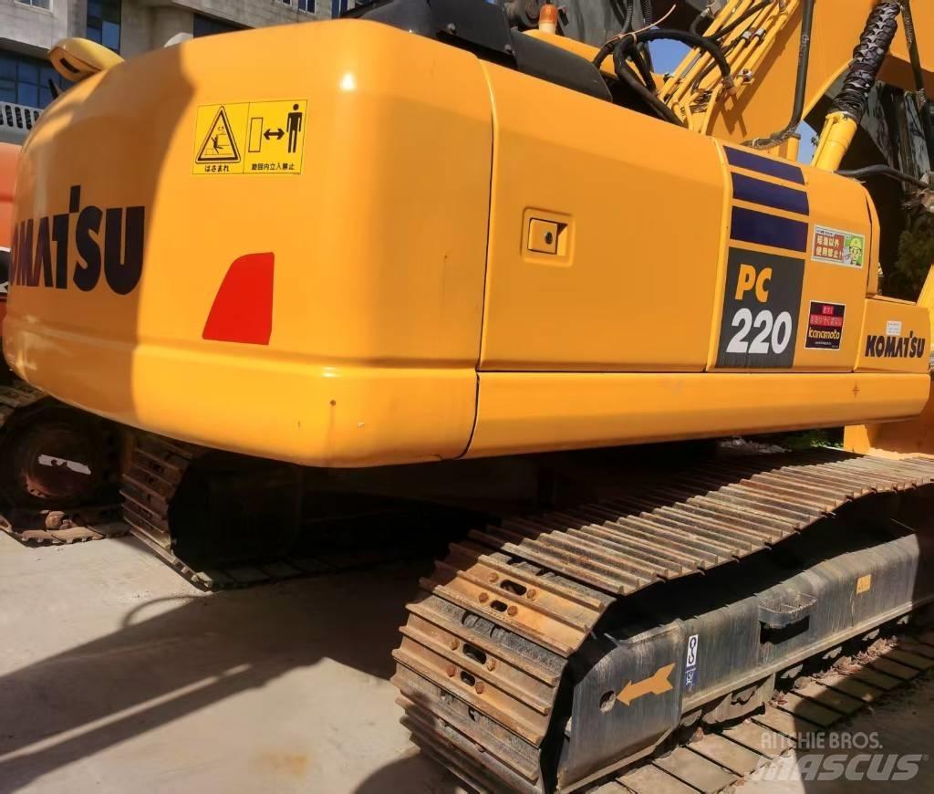 Komatsu PC 220-7 Roomikekskavaatorid