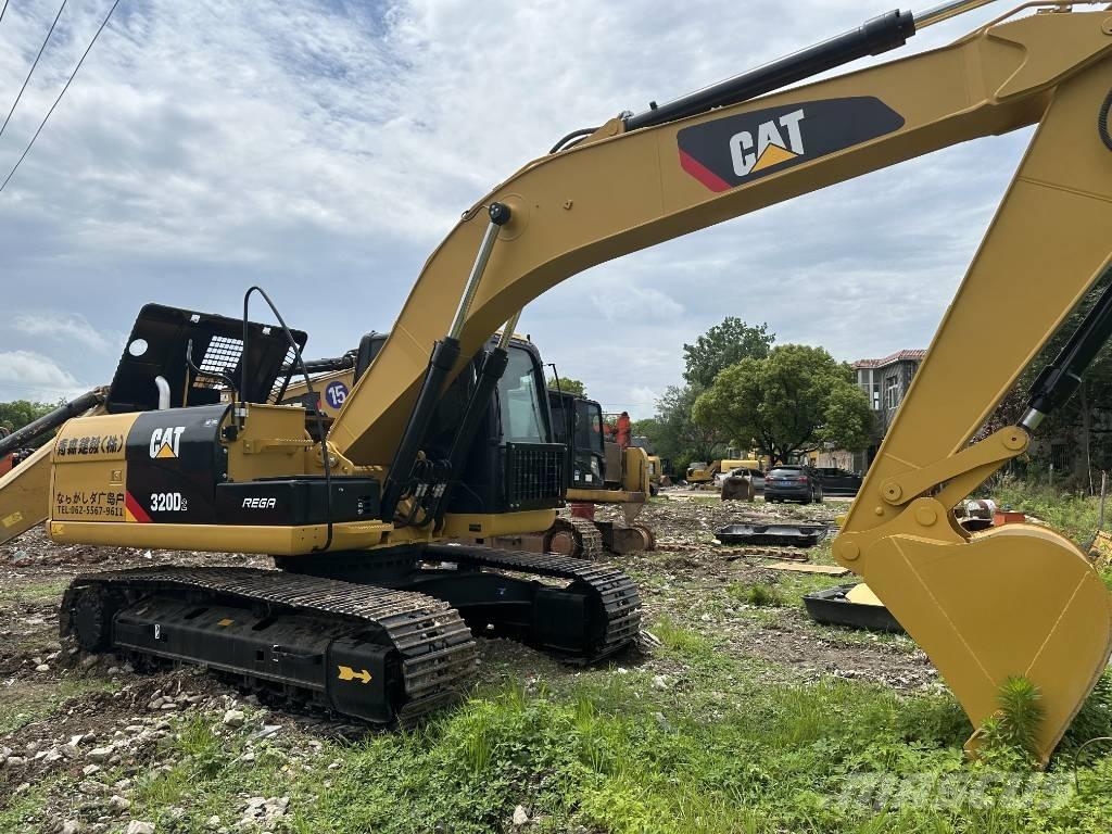 CAT 320 D Roomikekskavaatorid