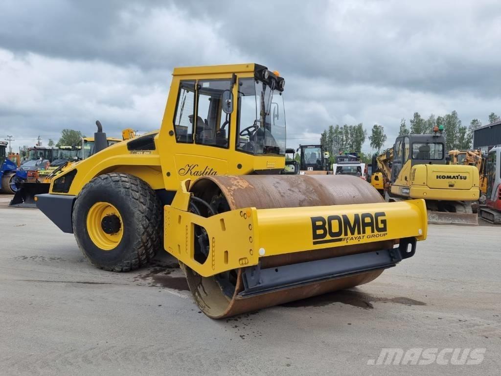 Bomag BW 213 D H-4 Ühe trumliga rullid