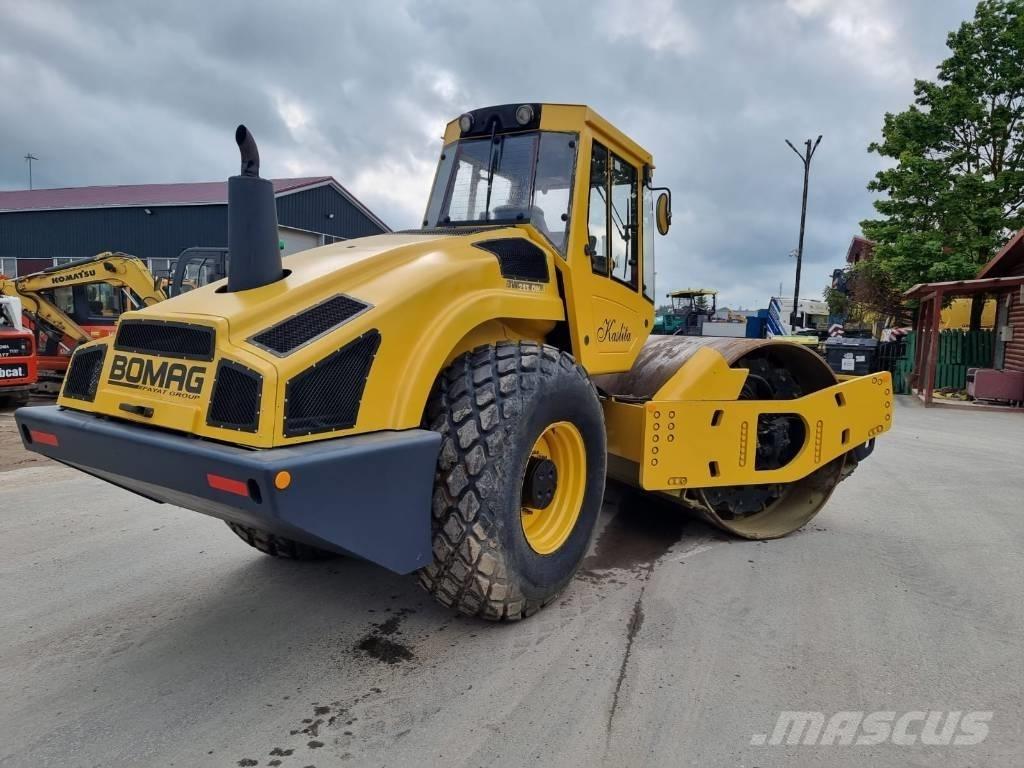 Bomag BW 213 D H-4 Ühe trumliga rullid