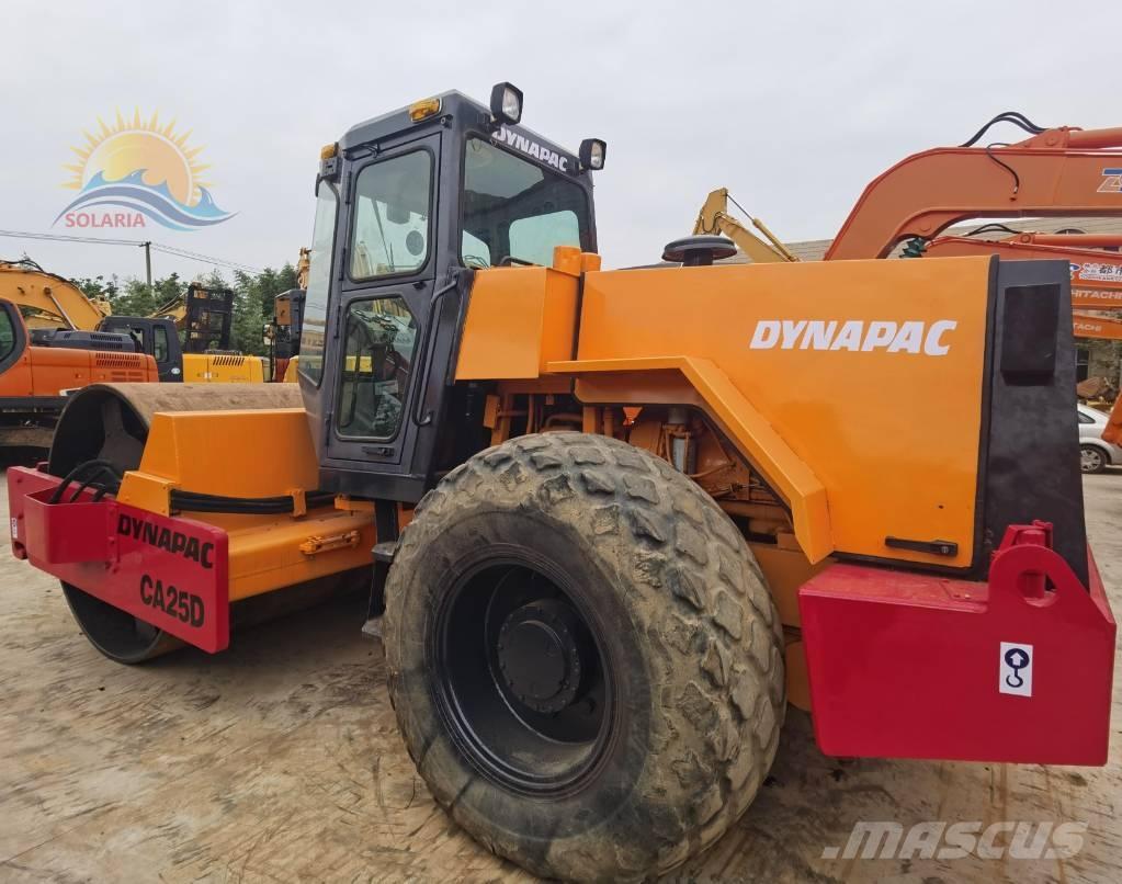 Dynapac CA 25 D Ühe trumliga rullid
