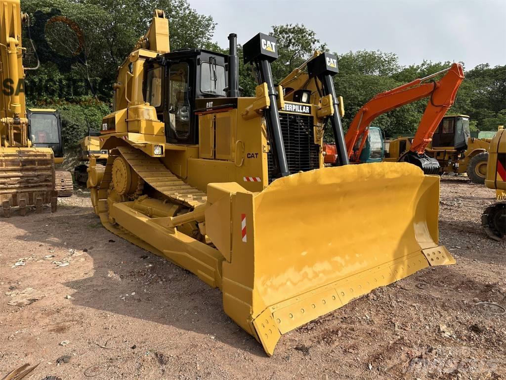 CAT D 7 R Buldooserid