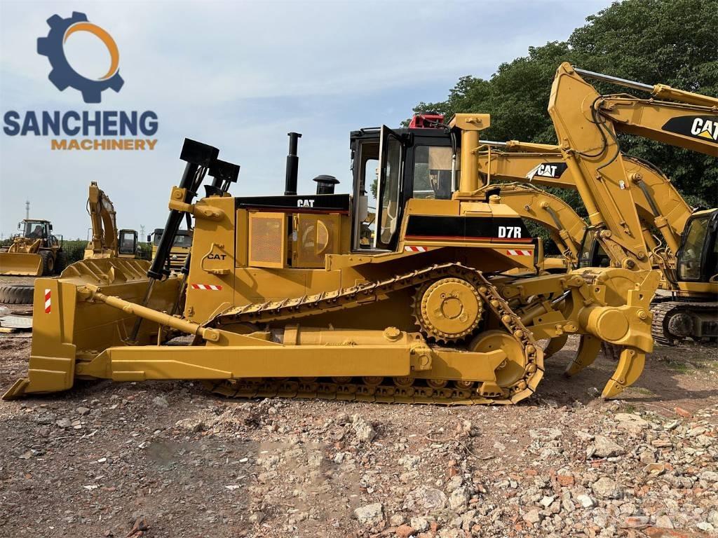 CAT D 7 R Buldooserid