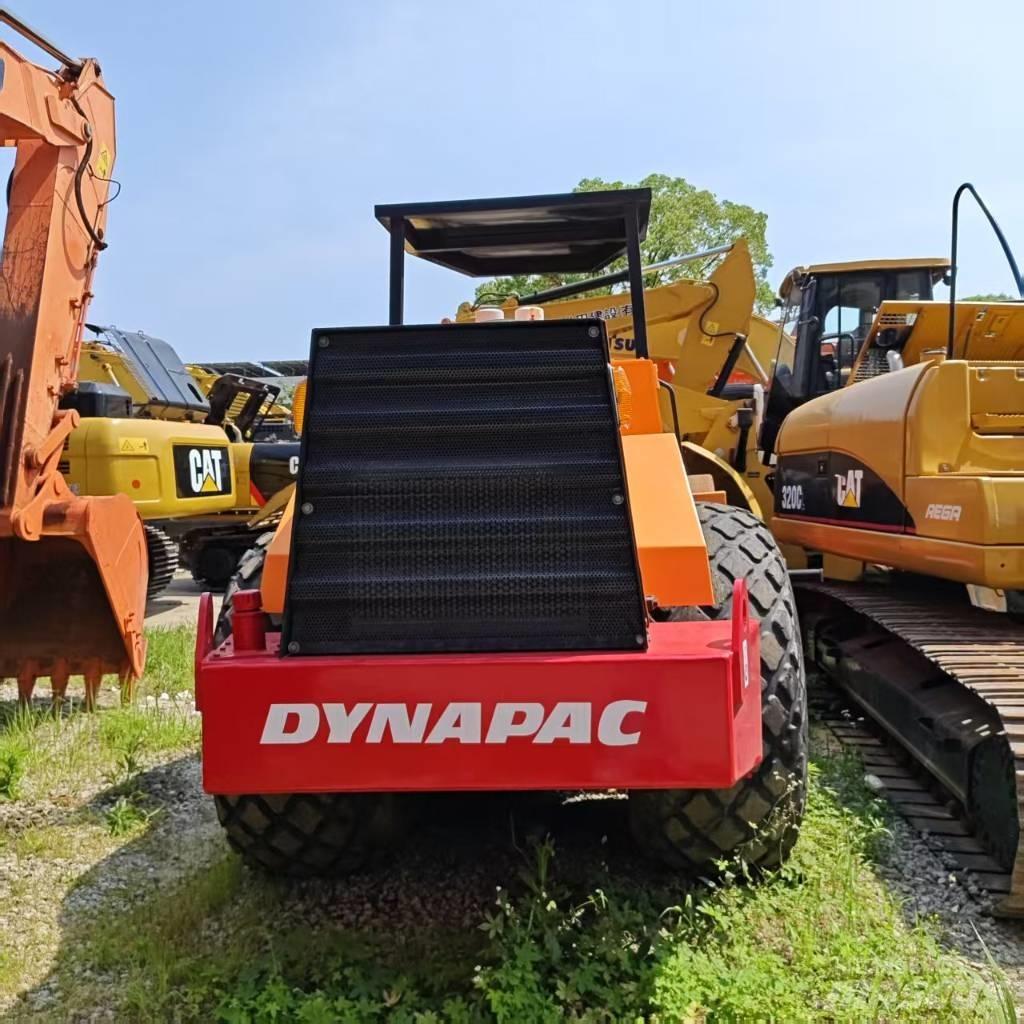 Dynapac CA 251 D Ühe trumliga rullid
