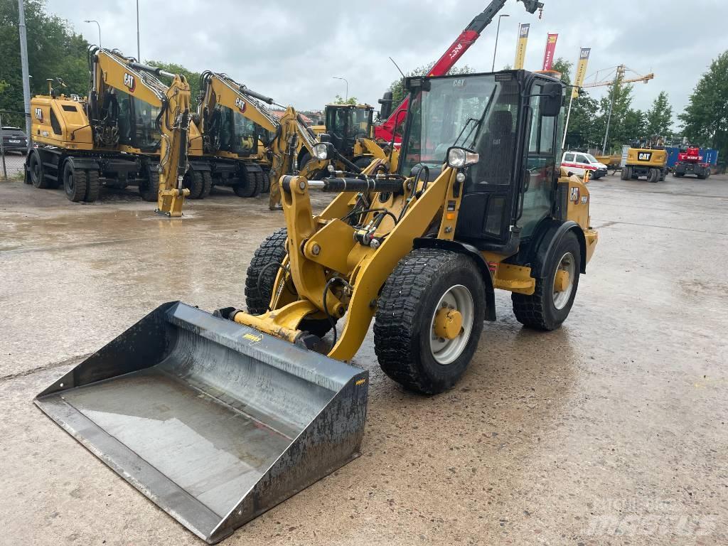 CAT 906 M Rataslaadurid