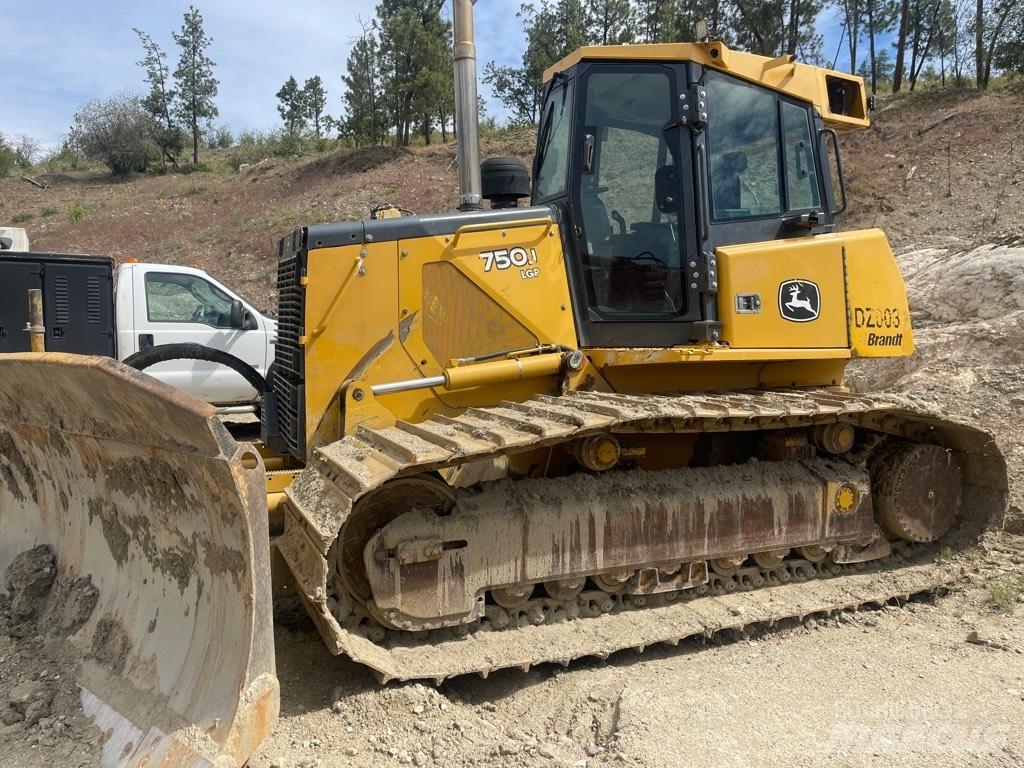 DEERE 750J Buldooserid