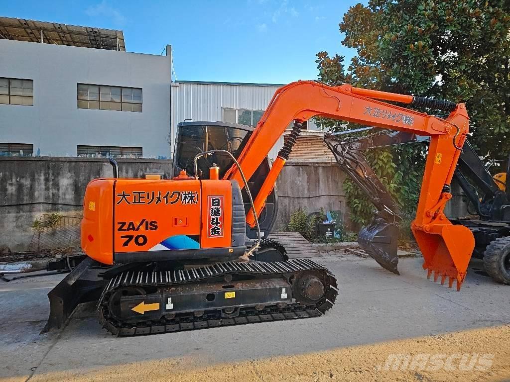 Hitachi ZX 70 Väikeekskavaatorid 7t-12t