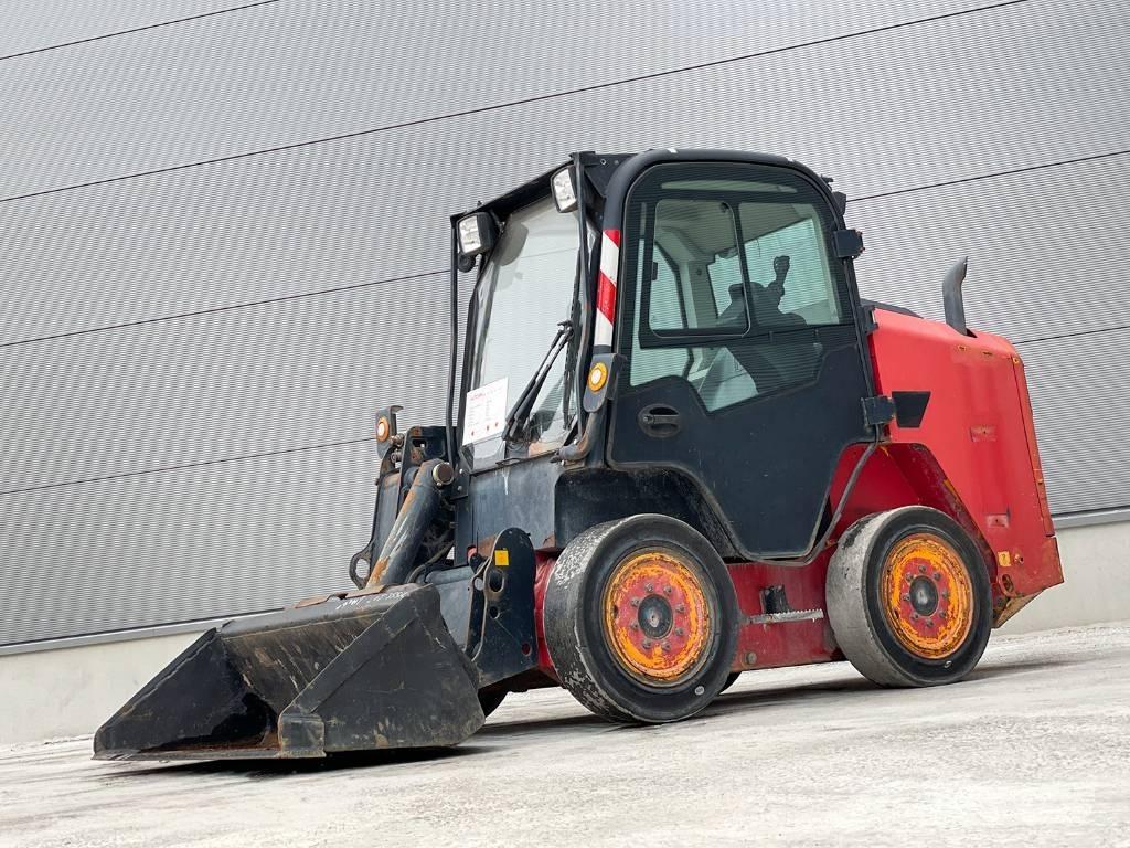 JCB R260 Kompaktlaadurid