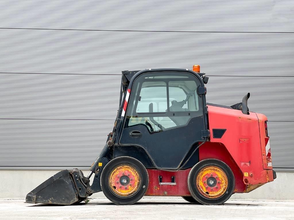 JCB R260 Kompaktlaadurid