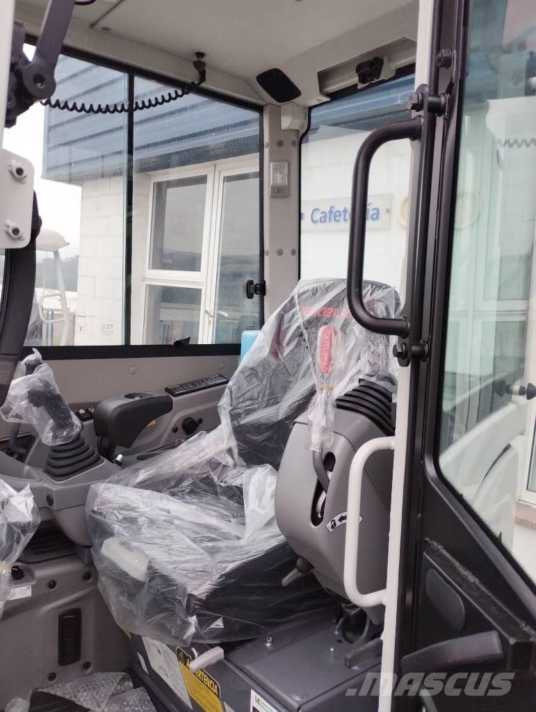 Takeuchi TB 325 R Miniekskavaatorid < 7 t