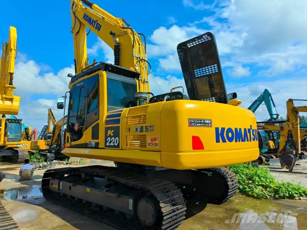 Komatsu PC 220-8 Roomikekskavaatorid
