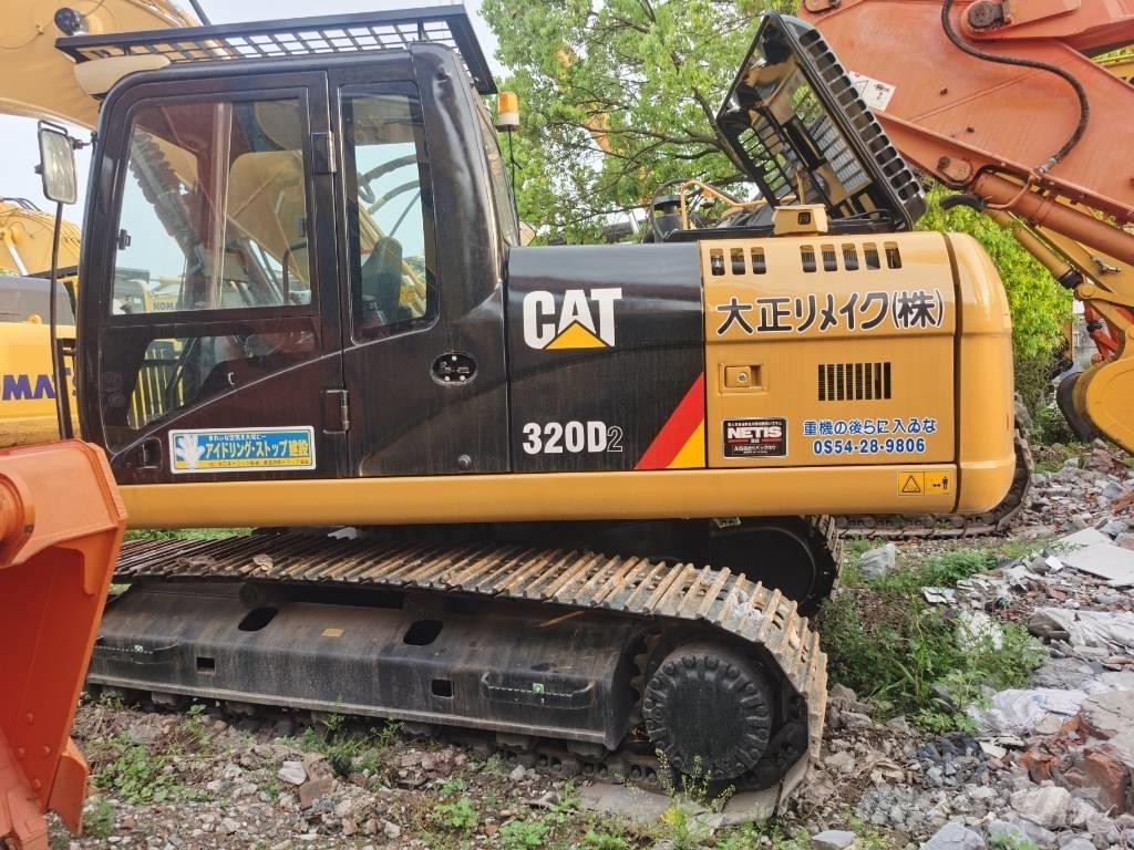 CAT 320 D2 Roomikekskavaatorid