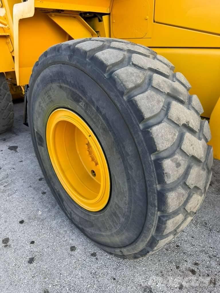 Komatsu WA 320-5L Rataslaadurid