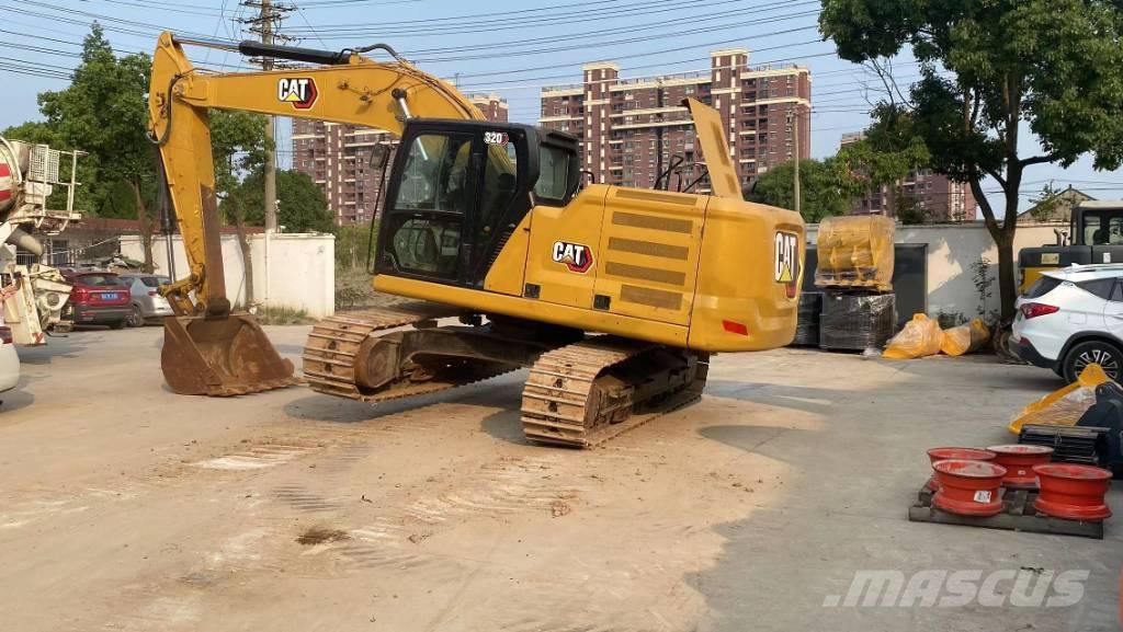 CAT 320 Roomikekskavaatorid