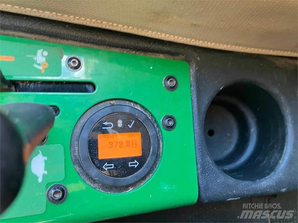 John Deere 1585 Murutraktorid