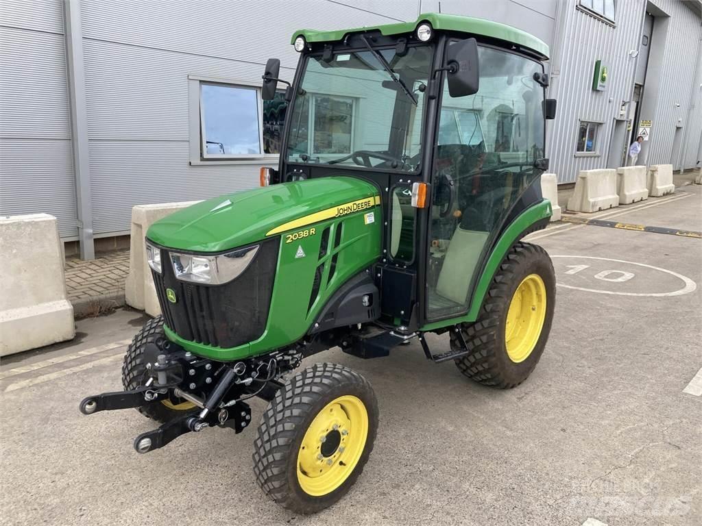 John Deere 2038R Kompakttraktorid