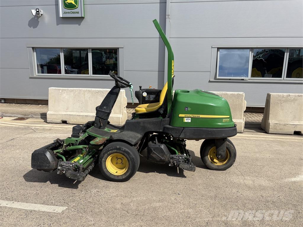 John Deere 2500E Taga jalutatavad niidukid