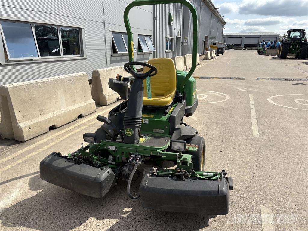John Deere 2500E Taga jalutatavad niidukid