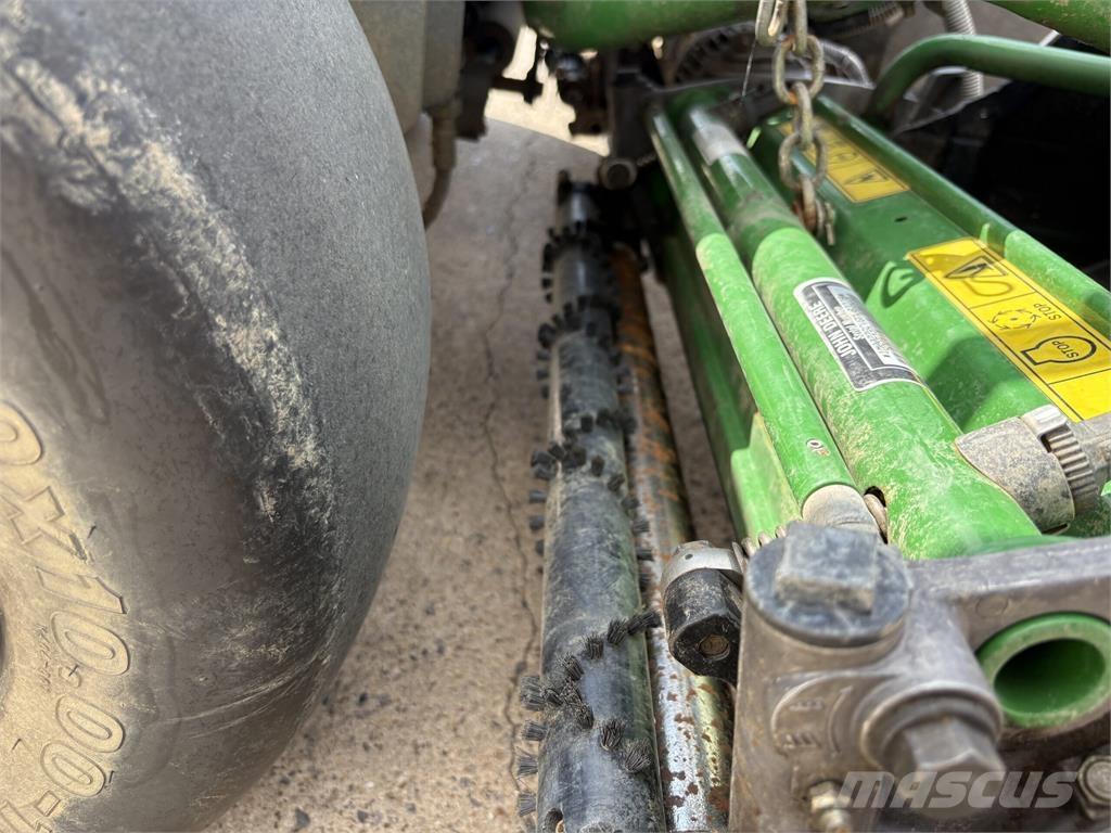 John Deere 2500E Taga jalutatavad niidukid
