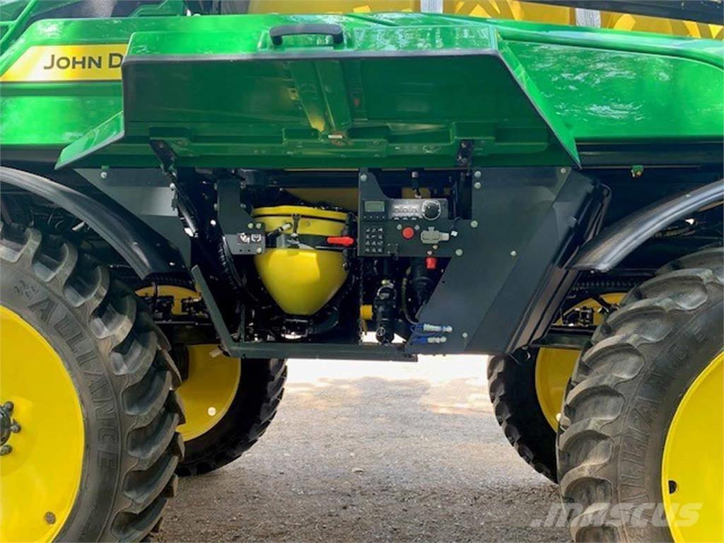 John Deere 340M Iseliikuvad pritsid