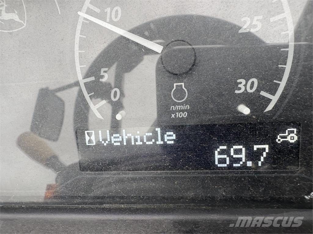 John Deere 4052M Kompakttraktorid