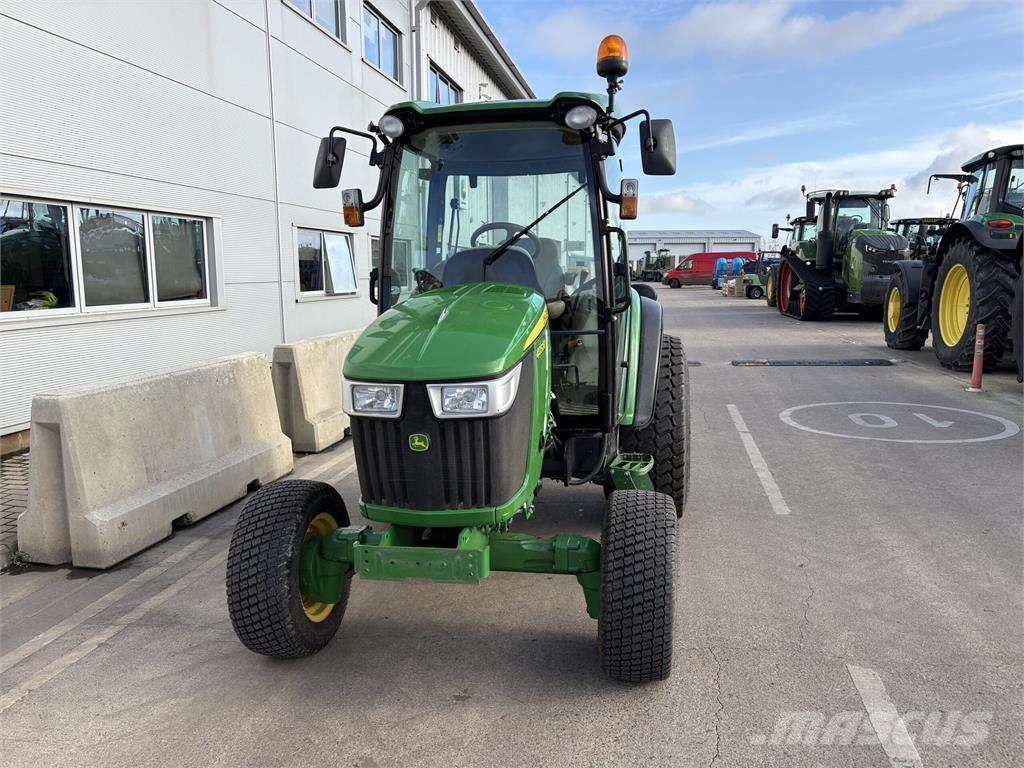 John Deere 4052R Kompakttraktorid