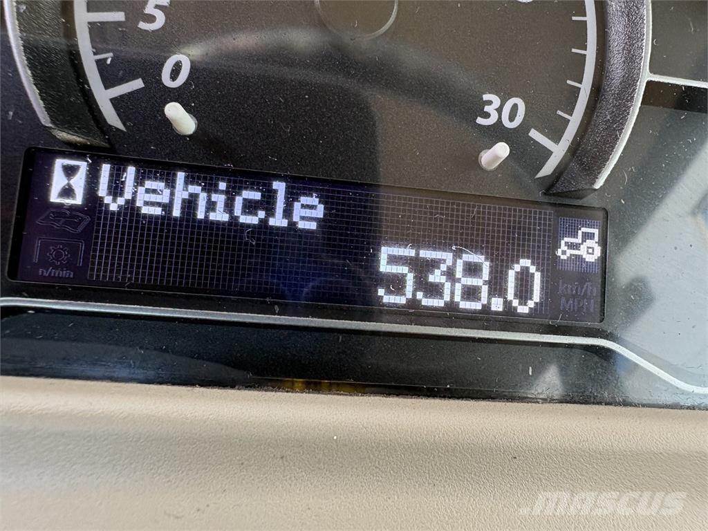 John Deere 4066R Kompakttraktorid