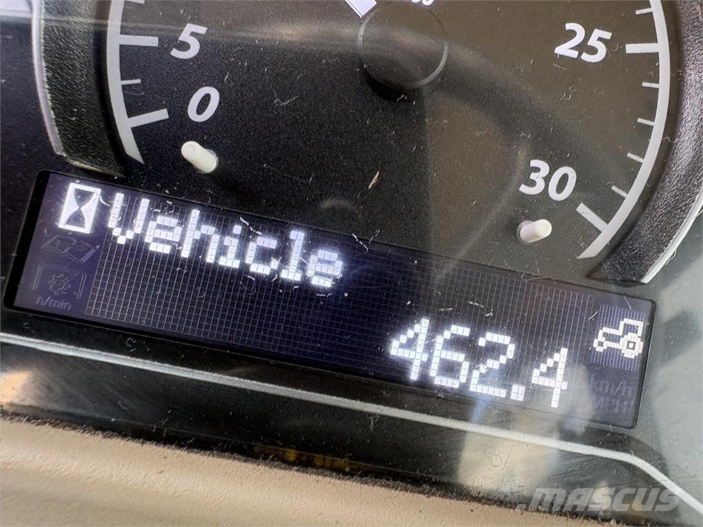 John Deere 4066R Kompakttraktorid