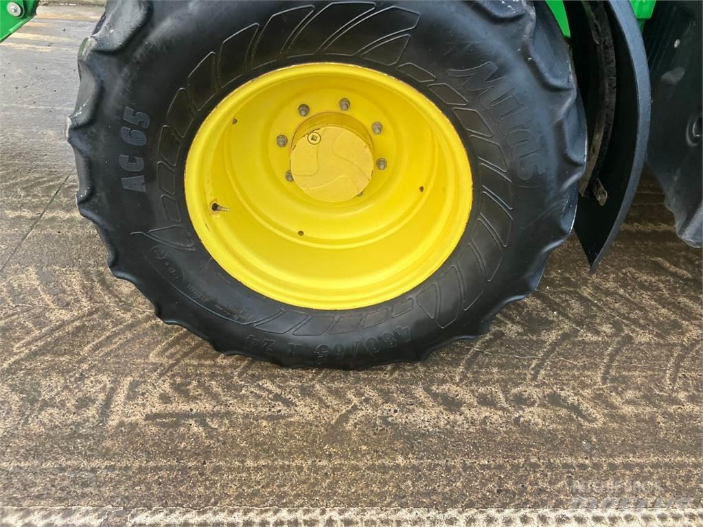 John Deere 6120M Traktorid