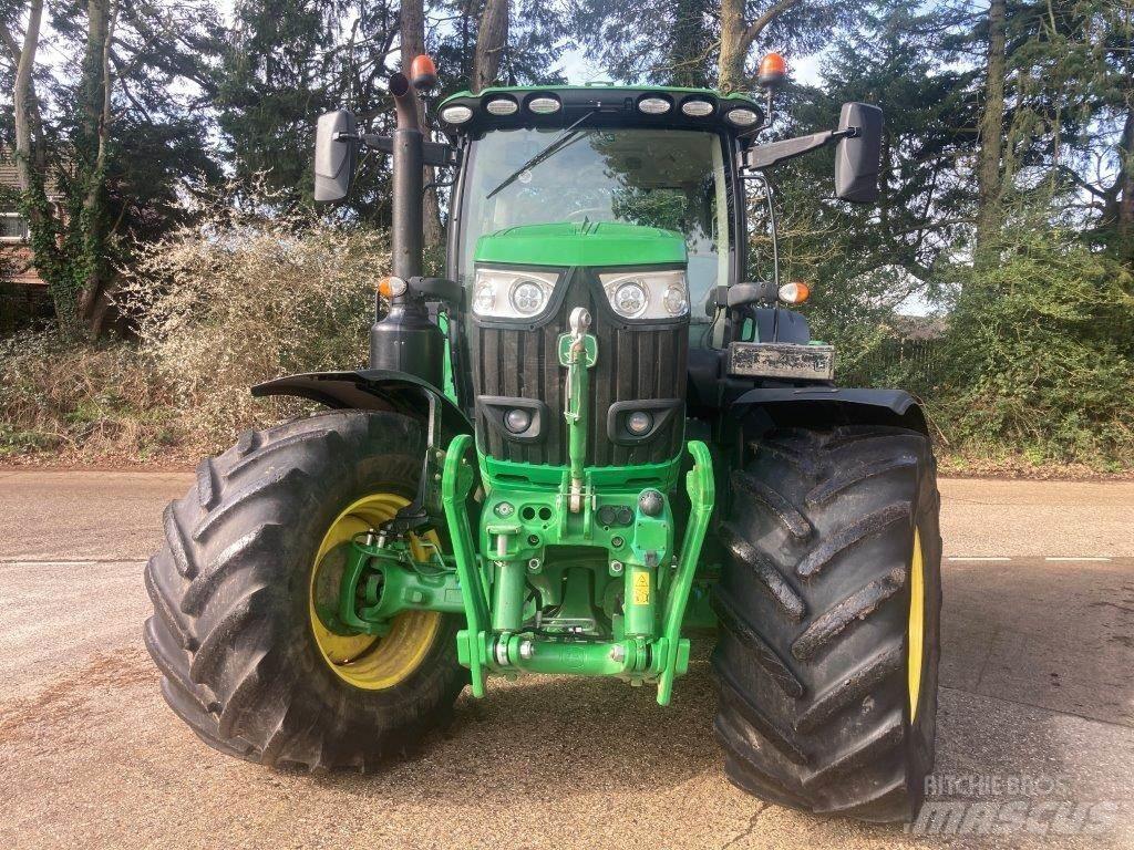 John Deere 6215R Traktorid