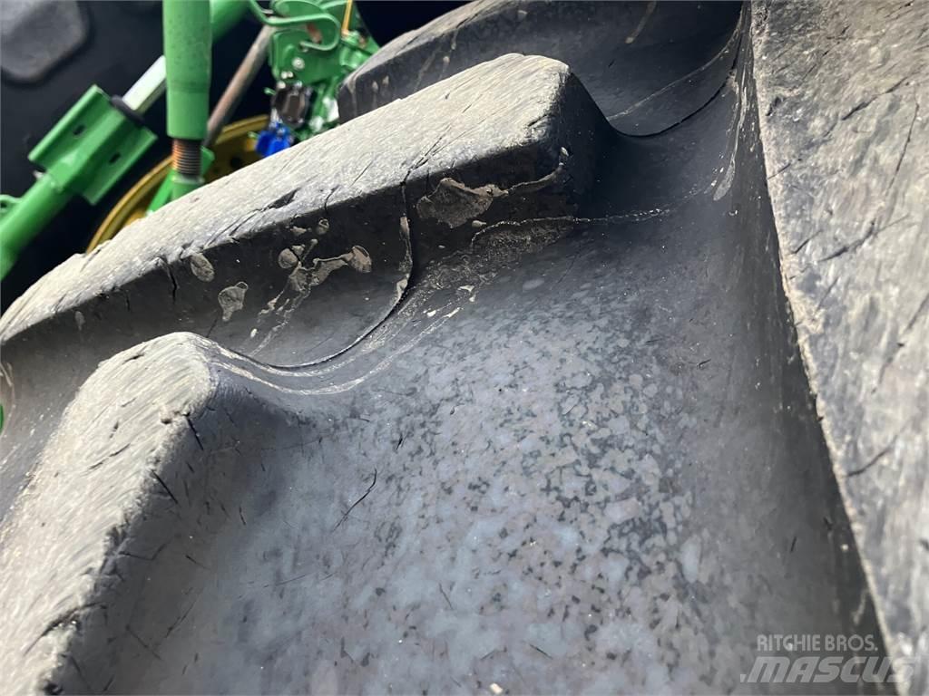 John Deere 6215R Traktorid