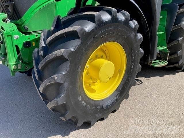 John Deere 6R 215 Traktorid