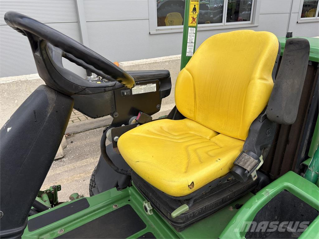 John Deere 7200A Taga jalutatavad niidukid