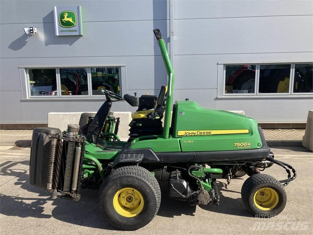 John Deere 7500AE Taga jalutatavad niidukid
