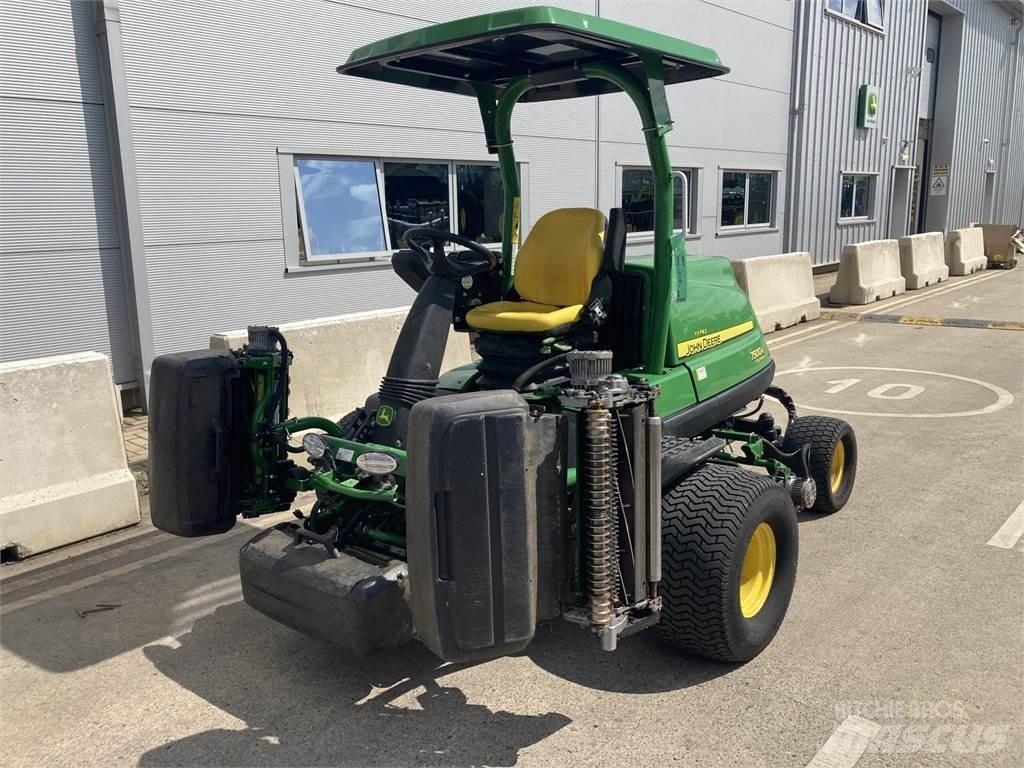 John Deere 7500AE Taga jalutatavad niidukid
