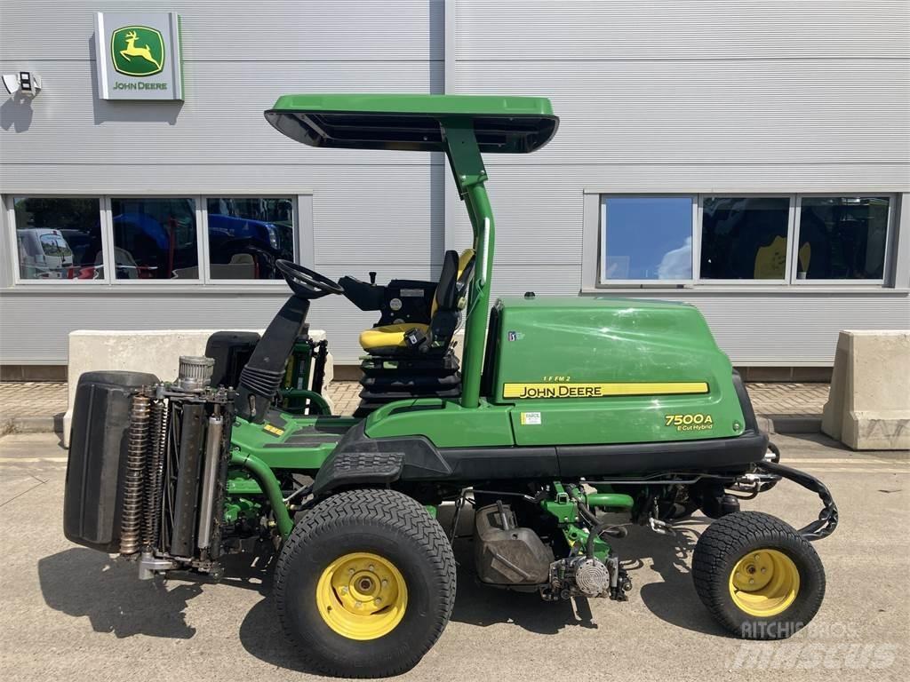 John Deere 7500AE Taga jalutatavad niidukid