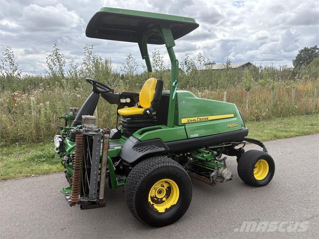 John Deere 7500AE Taga jalutatavad niidukid