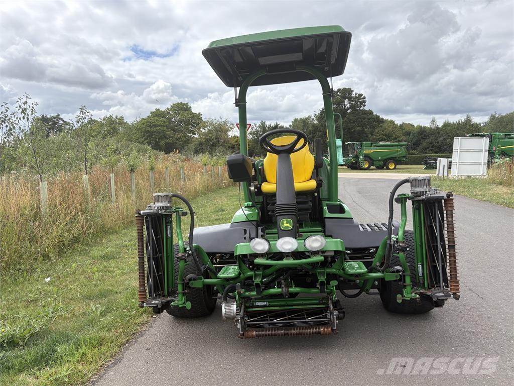 John Deere 7500AE Taga jalutatavad niidukid